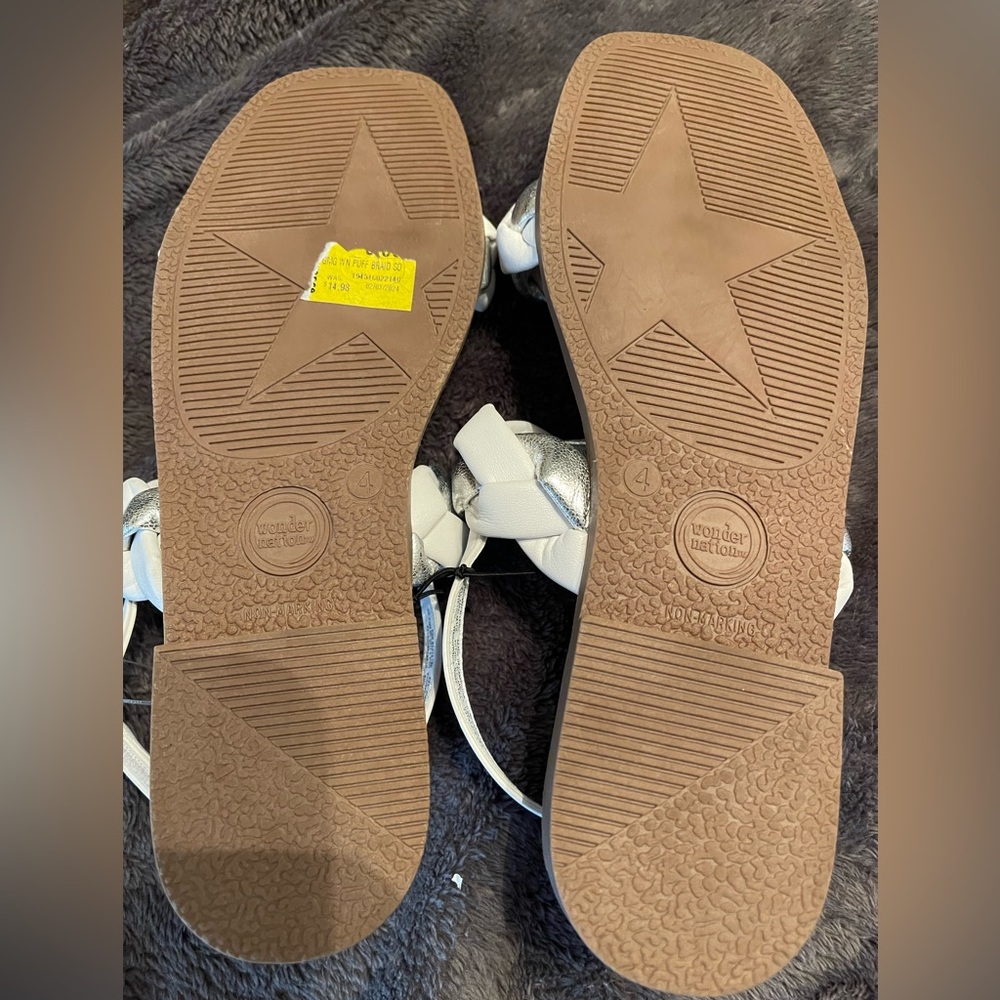 NWT wonder nation buckle up white/silver braided sandals sz 4